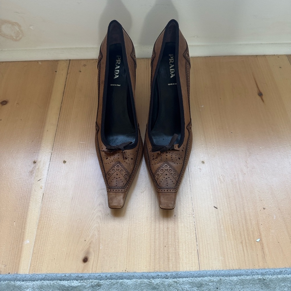 Prada Women's antigued Tan Leather Heels embossed